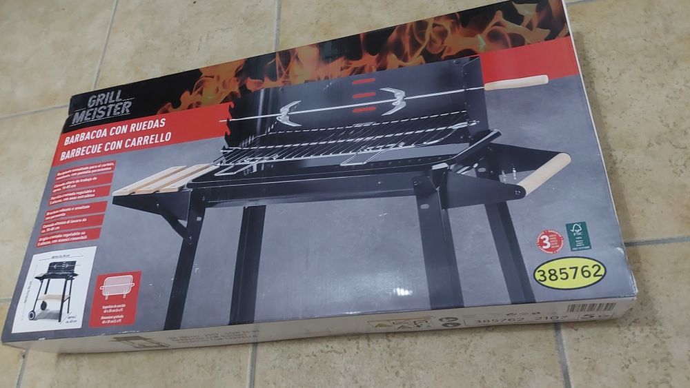 Grelhador Barbecue com rodas