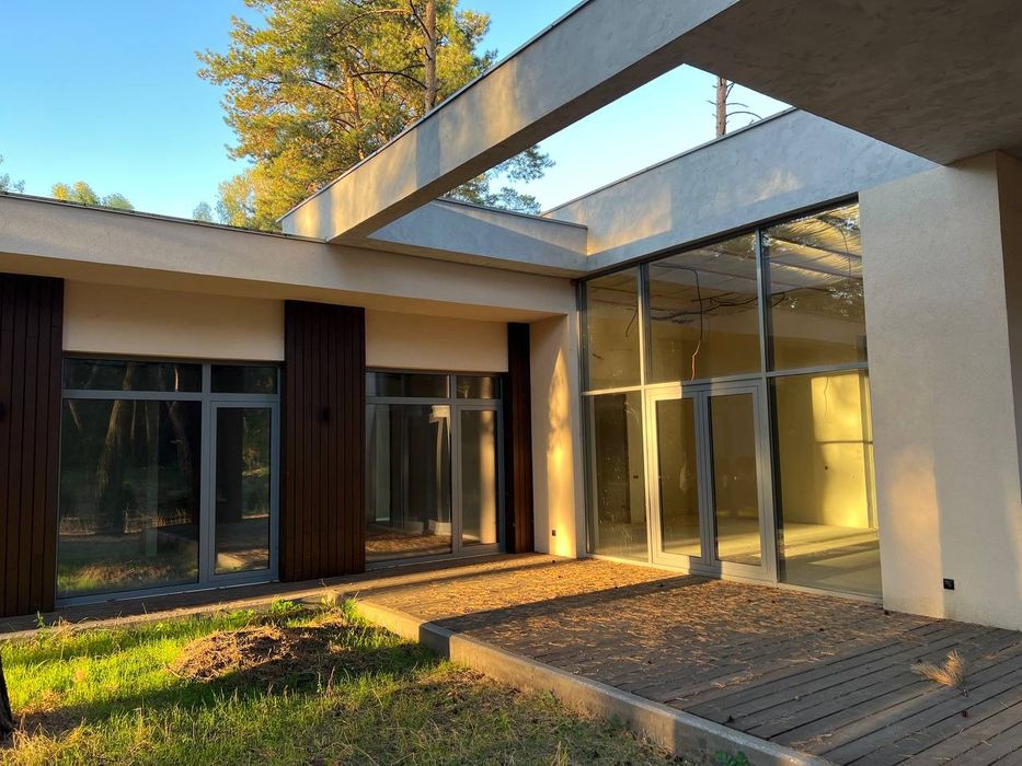 Продаётся дом в Обуховке в сосновом лесу закрытая территория река