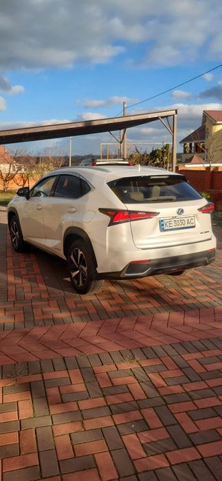 Гибрид Lexus nx 300