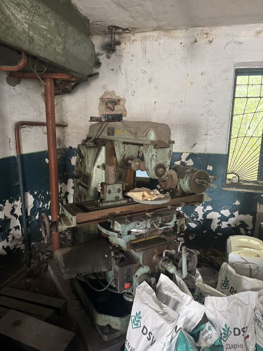 Продам станок фрезерний 6Н81