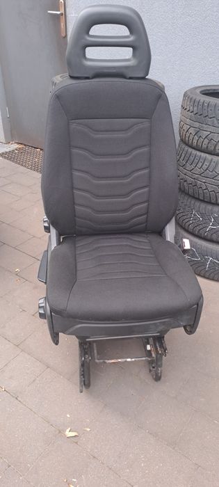 Fotel pasażera pojedynczy Iveco daily 2018r z regulacją