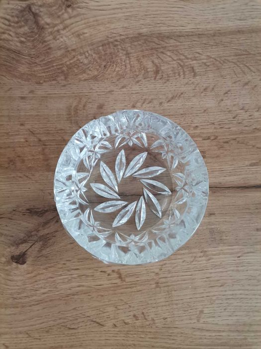 Kryształ z PRL popielniczka