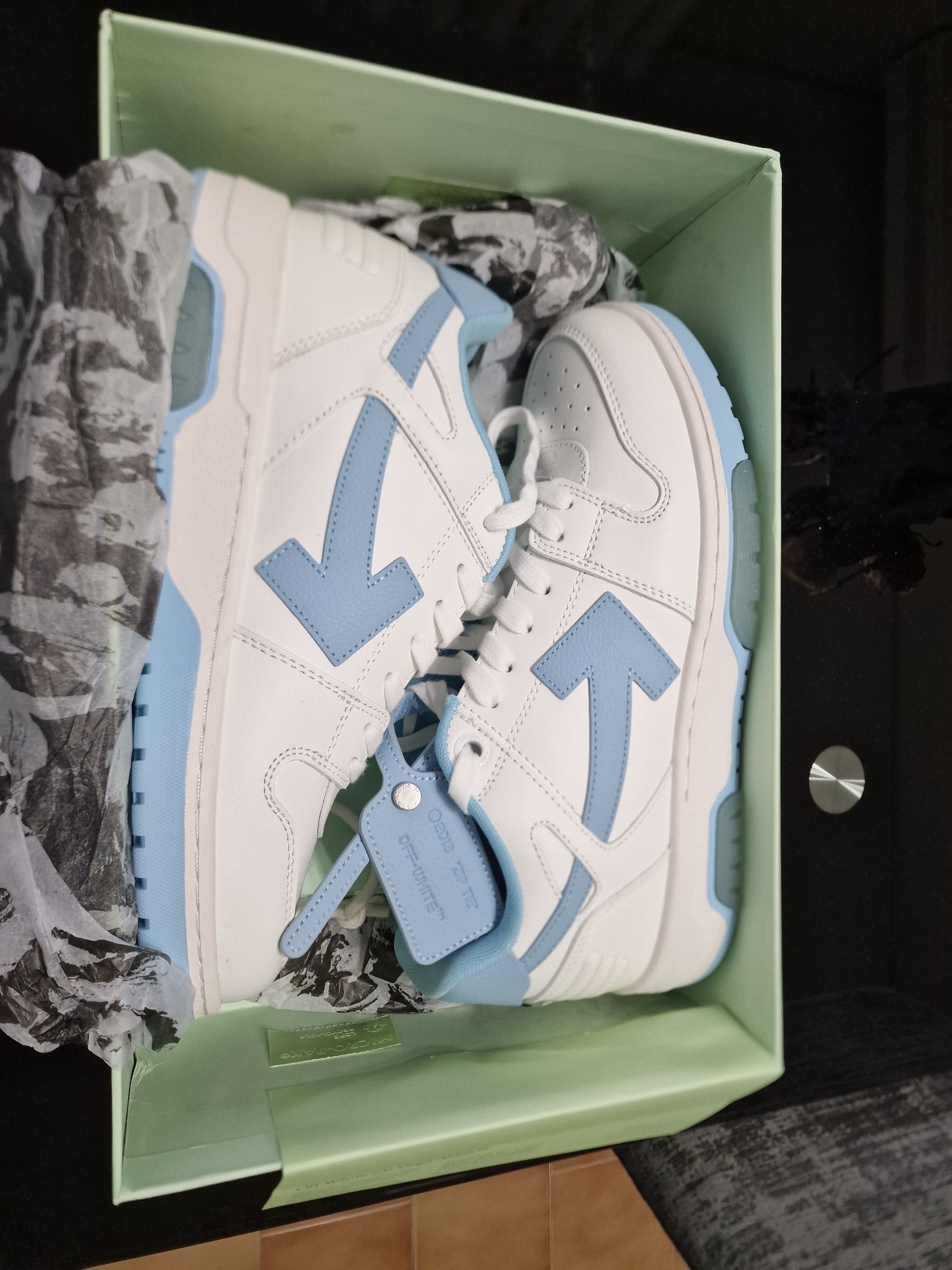 Off-White Out Of Office *Baby blue*