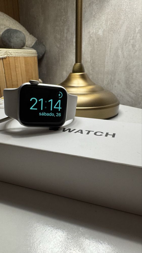 Apple Watch SE (2nd Gen) 40mm Silver