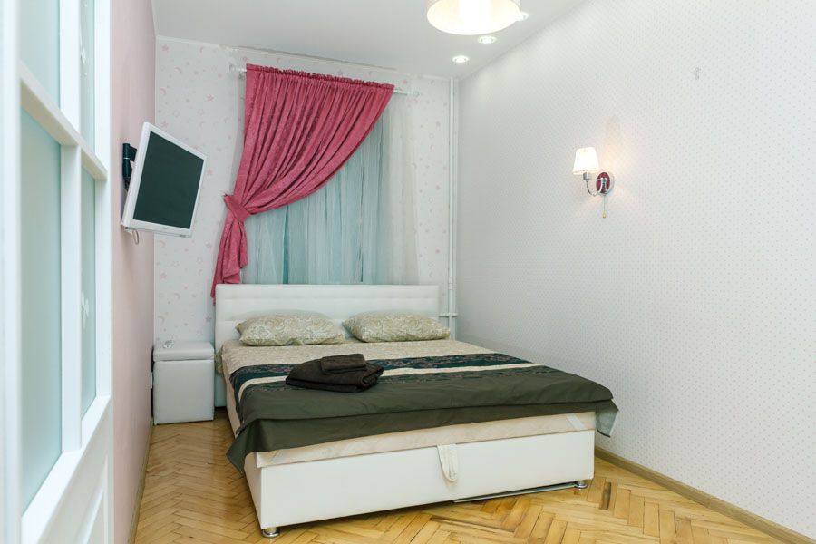 Подобово 2к апартаменти, Палац спорту, Гулівер.  Госпітальна, 2