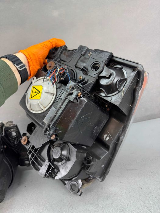 Land Rover Discovery III Lampy Bi-Xenon Skrętne Skrętny Prawa+Lewa EU