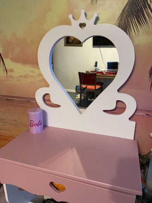 Туалетний столик рожевий