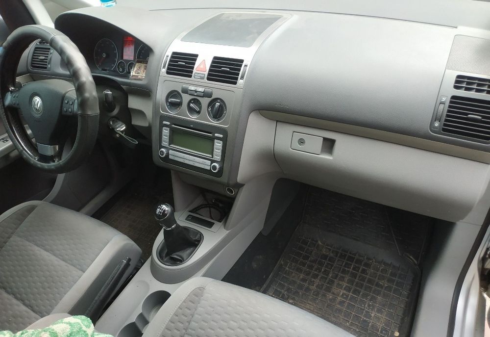 Продам Touran 2007