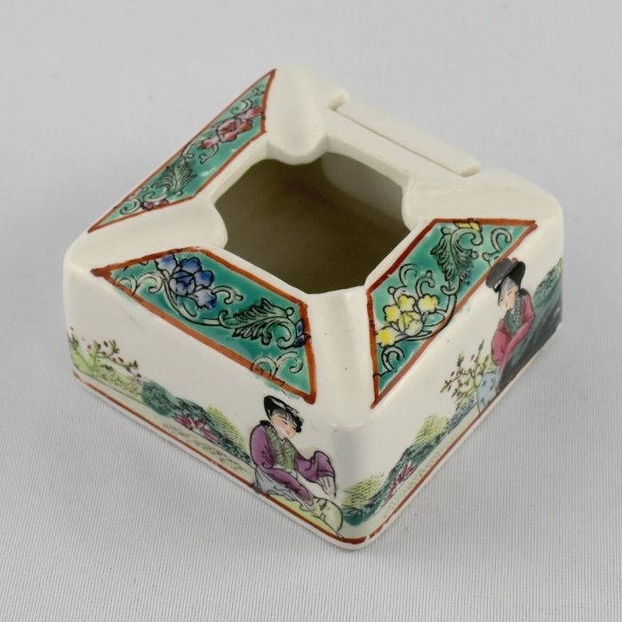 Cinzeiro em Porcelana da China com caracteres chineses, CIRCA 1960 n2