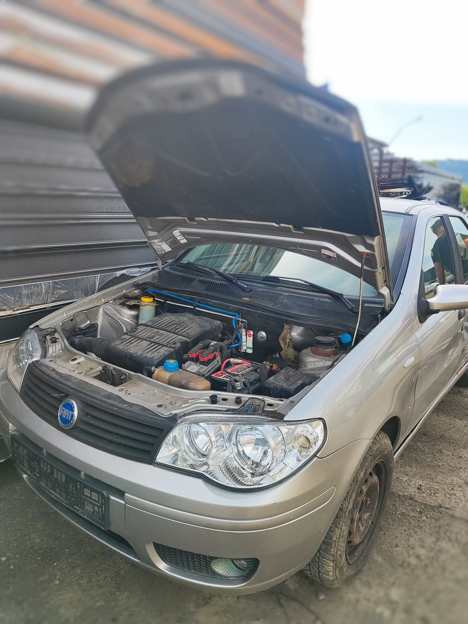 Fiat Albea lampy przód komplet lewa i prawa