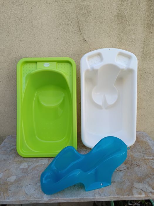 Vendo duas banheiras e cadeira de banho