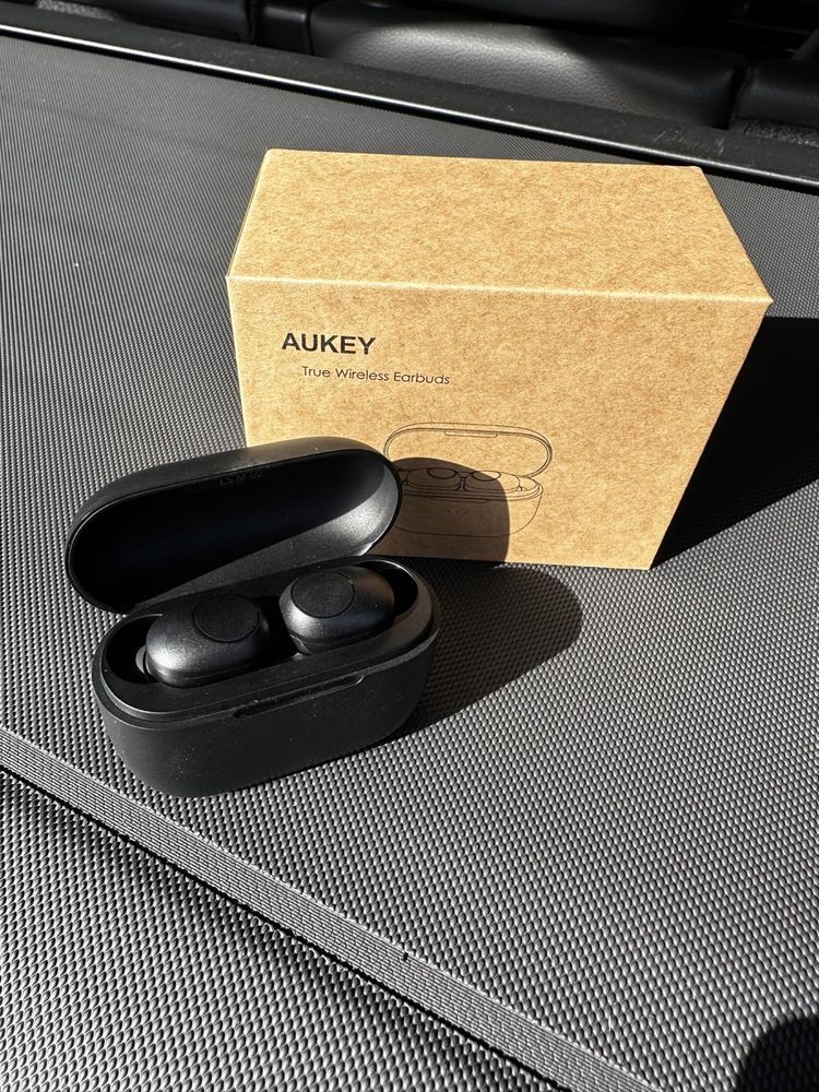 Бездротові навушники Bluetooth Aukey EP-T31 black, класний подарунок