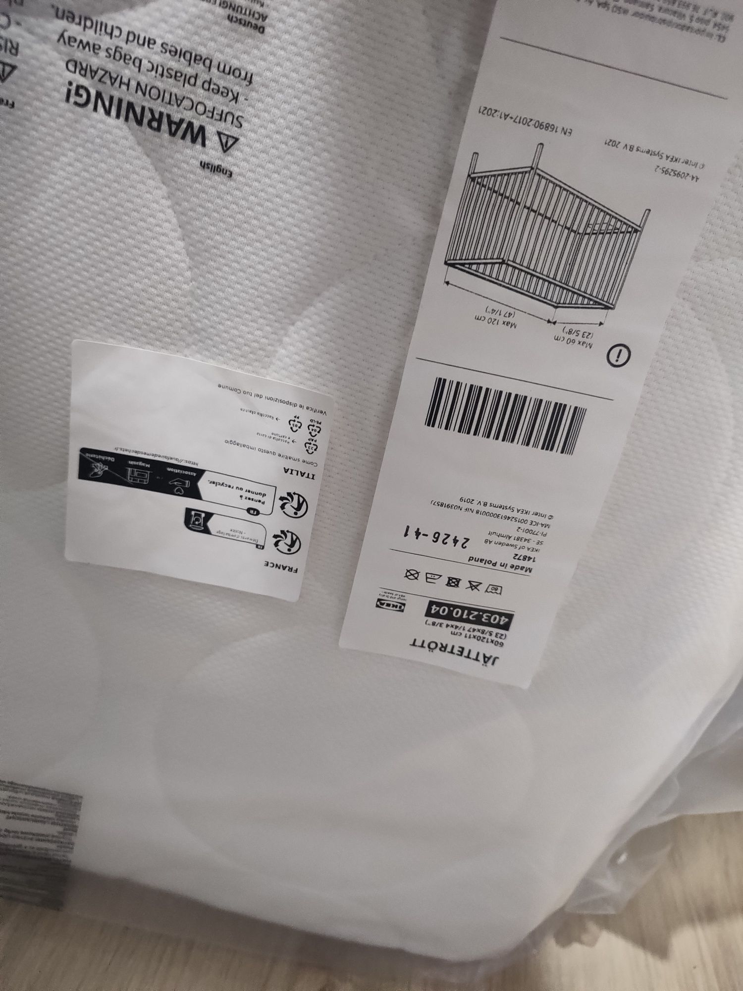 Łóżeczko Ikea Singlar, materac JÄTTETRÖTT