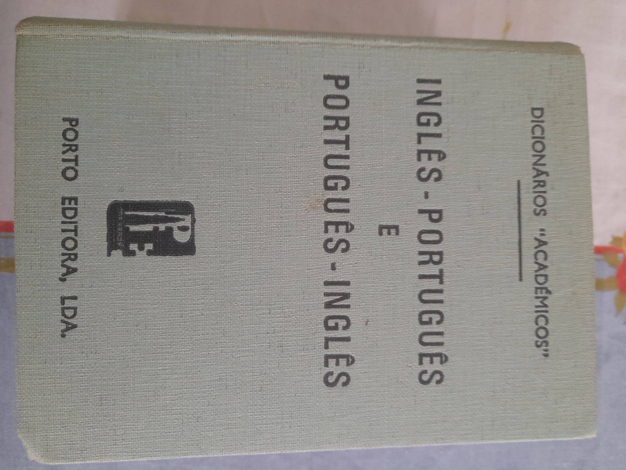 Dicionário português/inglês