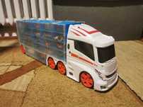 Ciężarówka z samochodami hot wheels, matchbox i inne, Tesco.