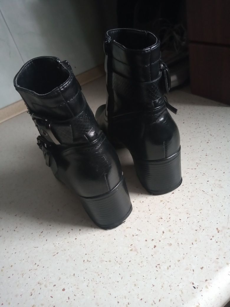 Buty damskie botki rozmiar 36 używane