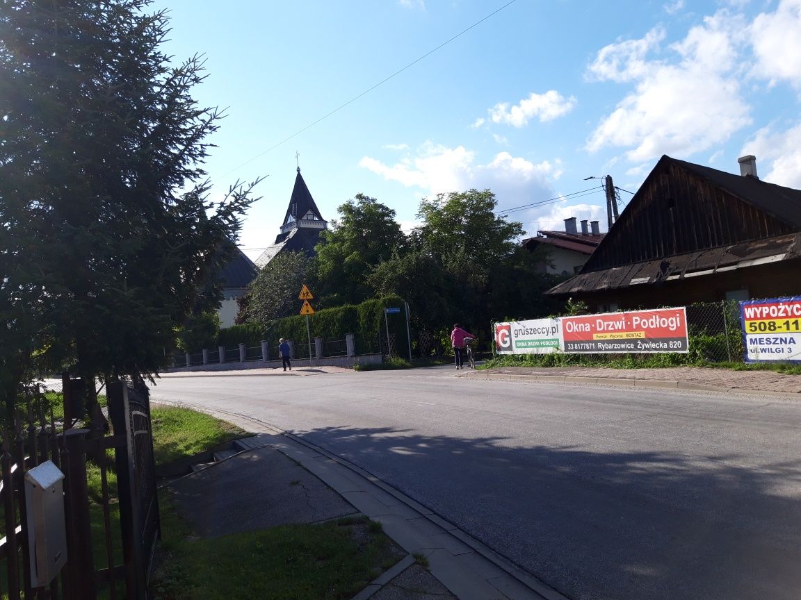 Stary dom Działka pod paczkomat Rybarzowice centrum