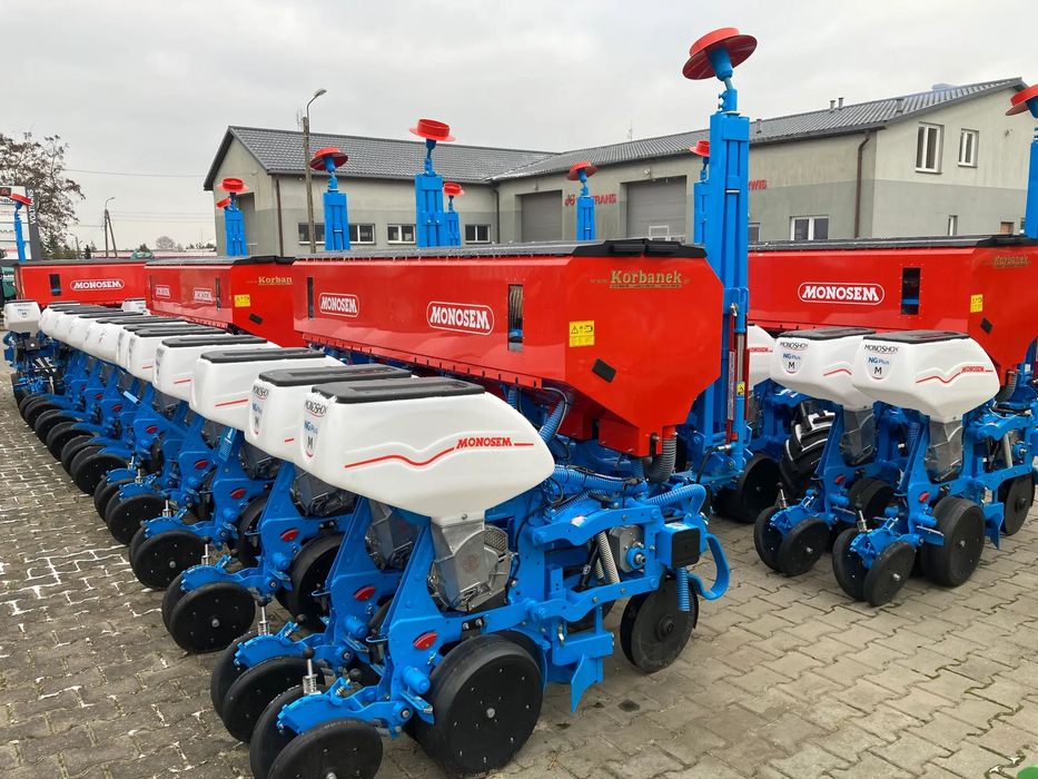 Monosem NG PLUS 4  MONOSEM siewnik punktowy NG PLUS 4, 6-rzędowy
