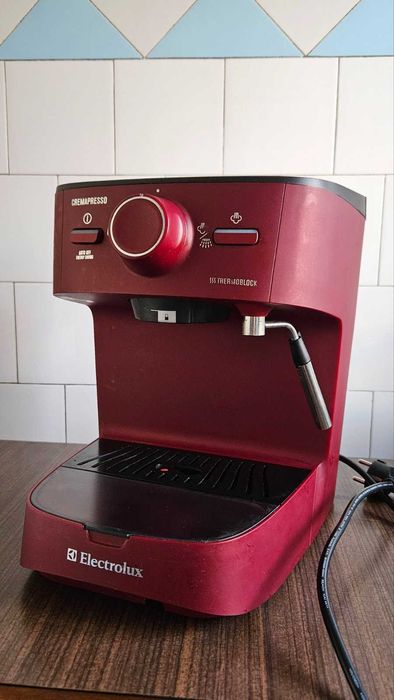 Кофеварка в идеальном состоянии Electrolux EEA 255