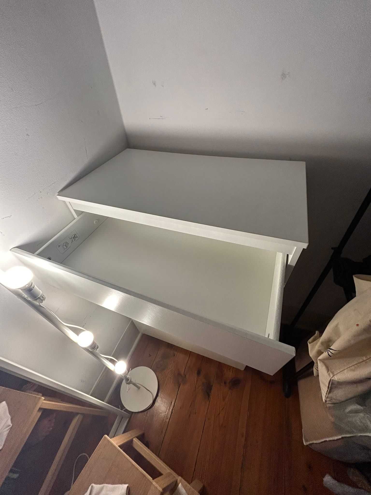 Cômoda branca cinco gavetas Ikea