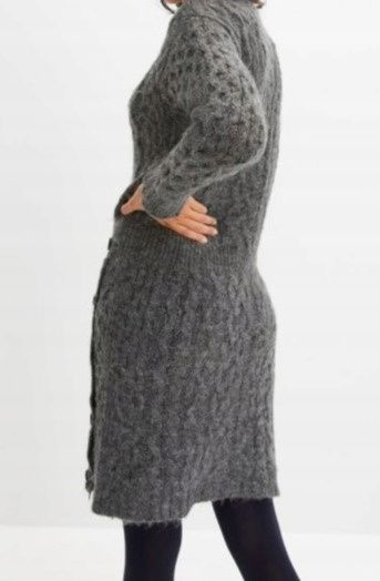 B.P.C sukienka dzianinowa szara z guzikami 32/34.