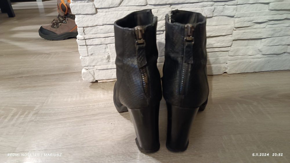 Buty na obcasie roz  38