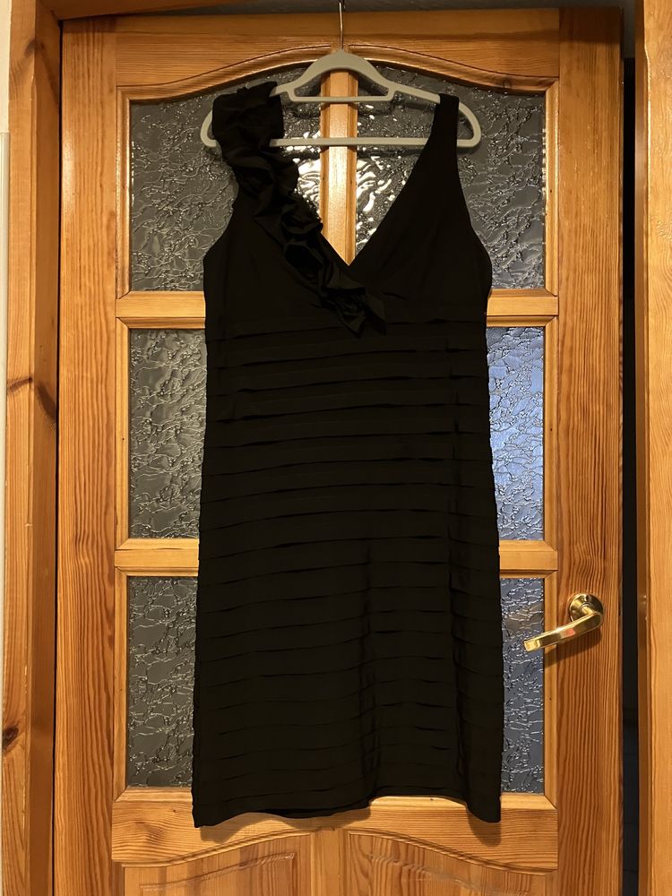 Sukienka czarna wieczorowa