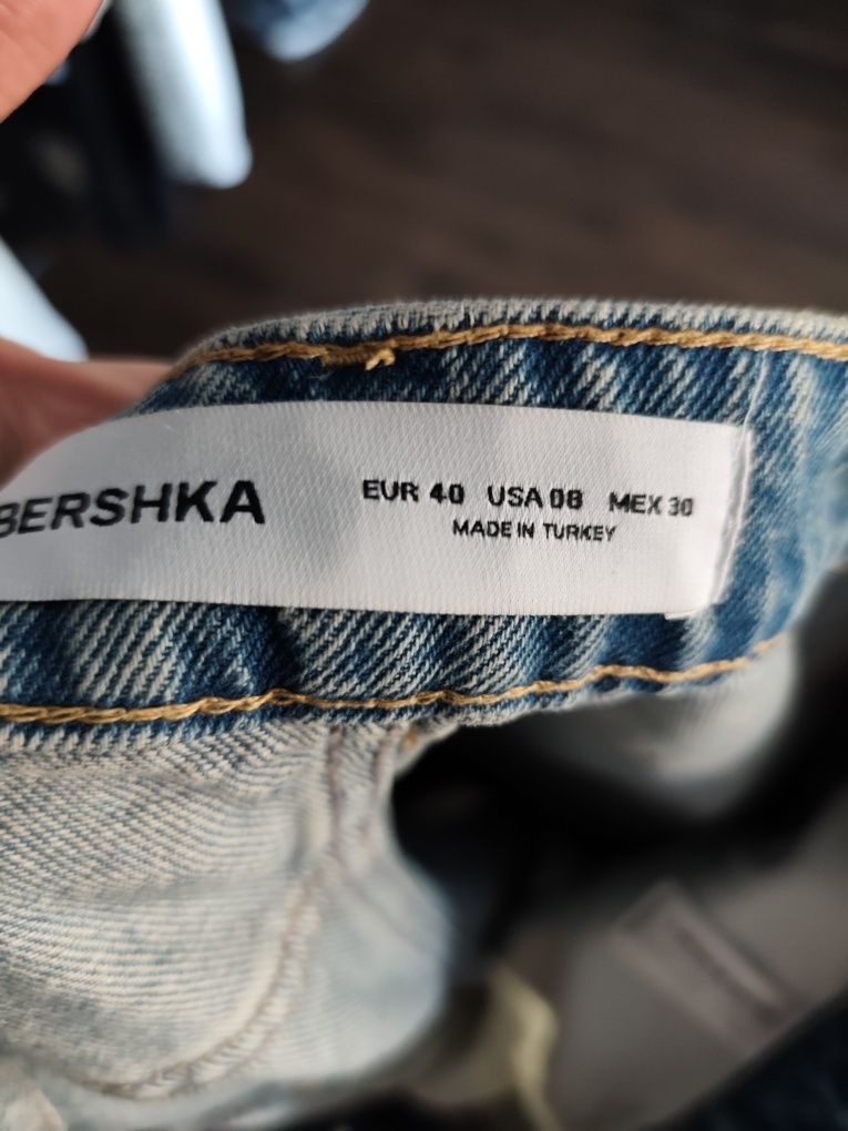Джинсові бермуди Bershka у відмінному стані