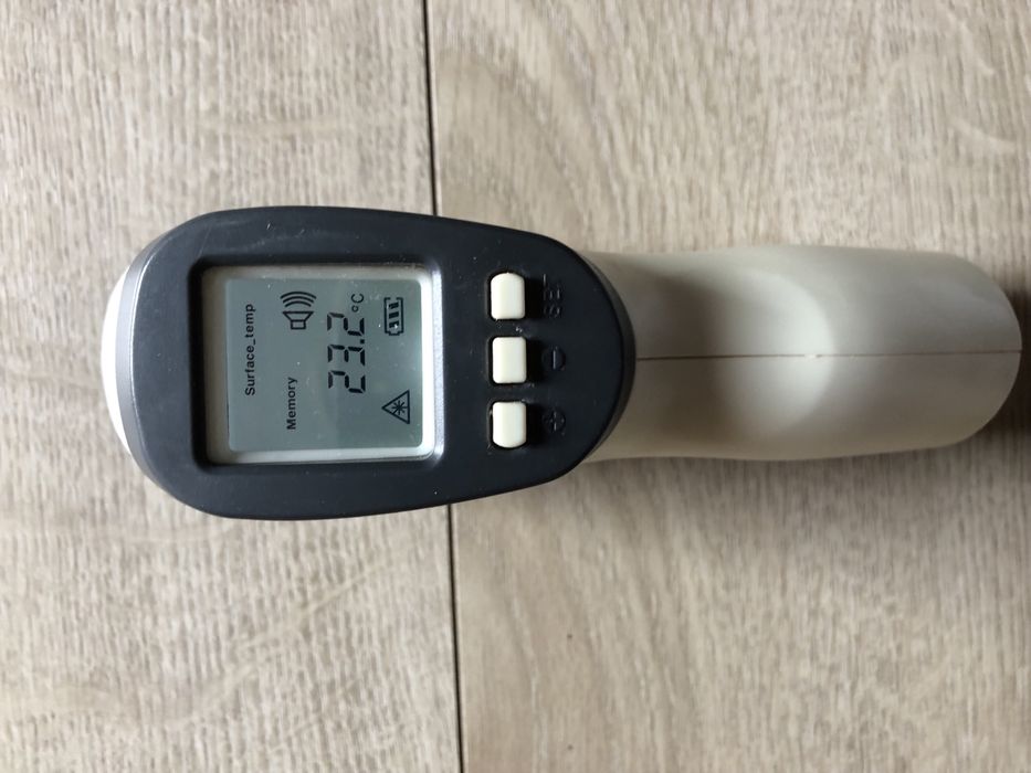 Termometr bezdotykowy