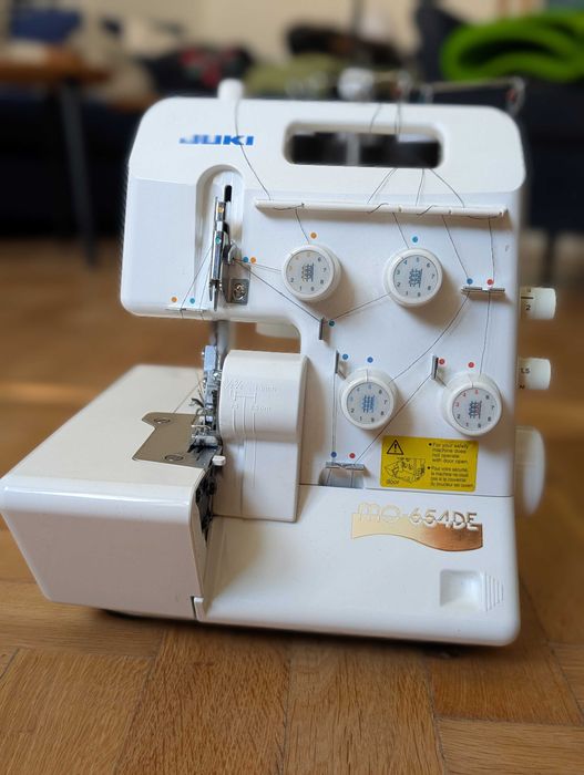 Maszyna do szycia JUKI MO-654DE overlock