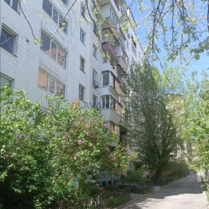 Продаж 2к квартира Коновальця 15/3, метро Палац Україна