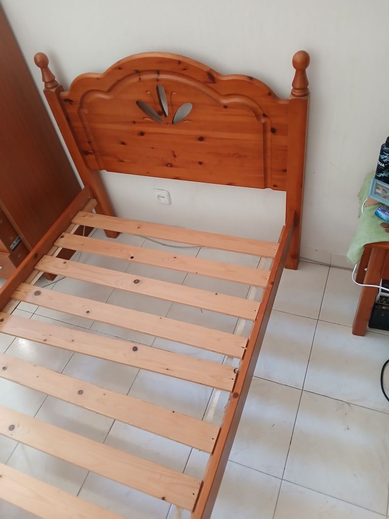 Cama com estrado 90/190