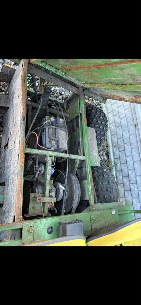 John Deere Gator AMT 622 pojazd użytkowy UTV