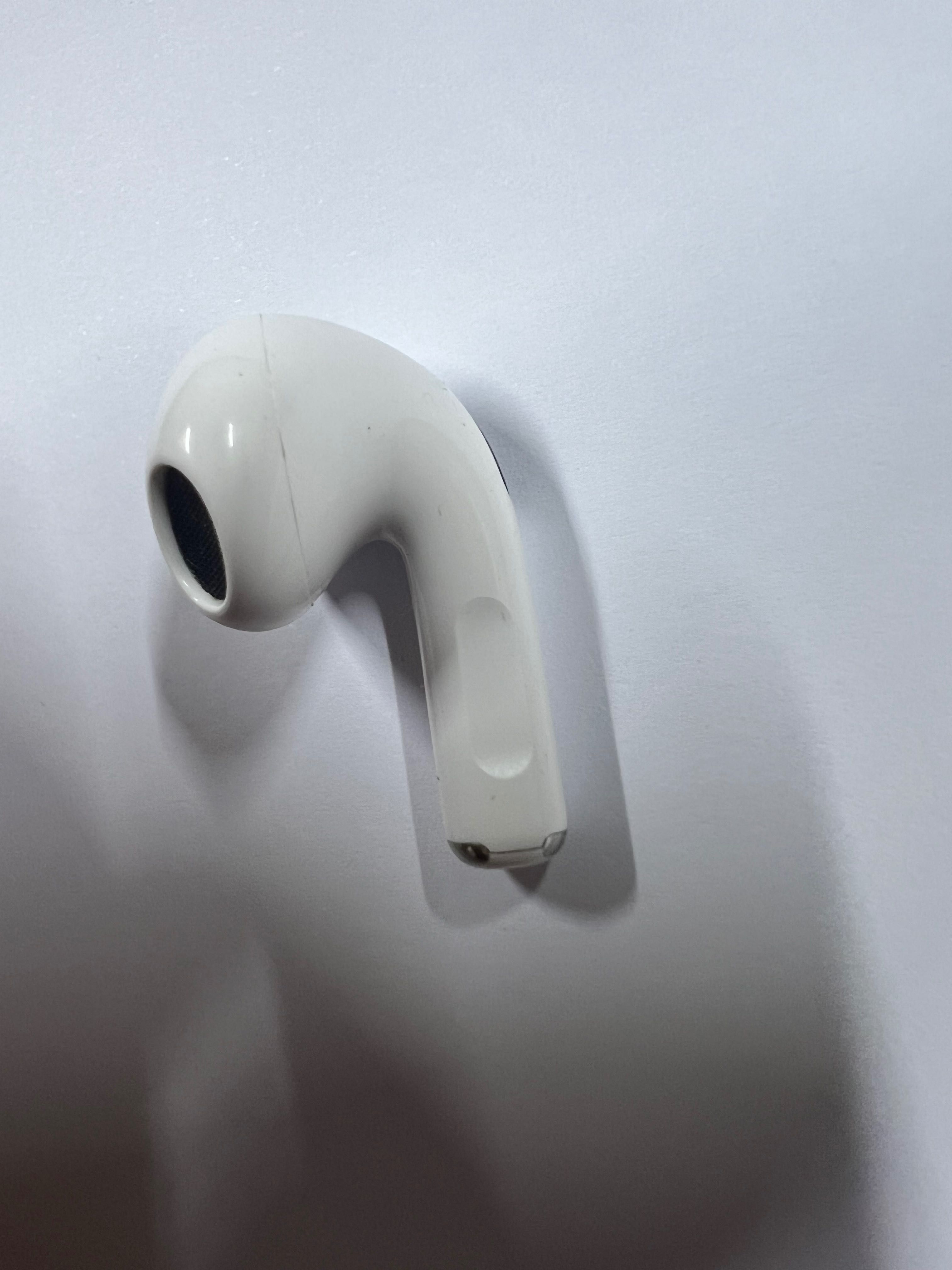 AirPods 3 лівий навушник + кейс