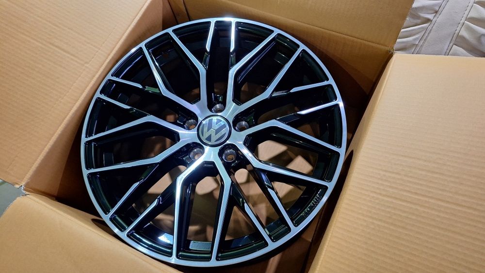 Nowe Alufelgi 5x112 R18 Audi A3 A4 A5 A6 Vw Golf VII Caddy Skoda Octav