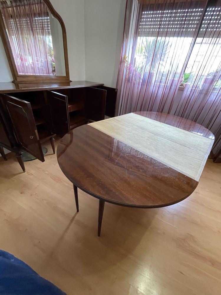 Moveis de sala jantar aparador com espelho e mesa de jantar