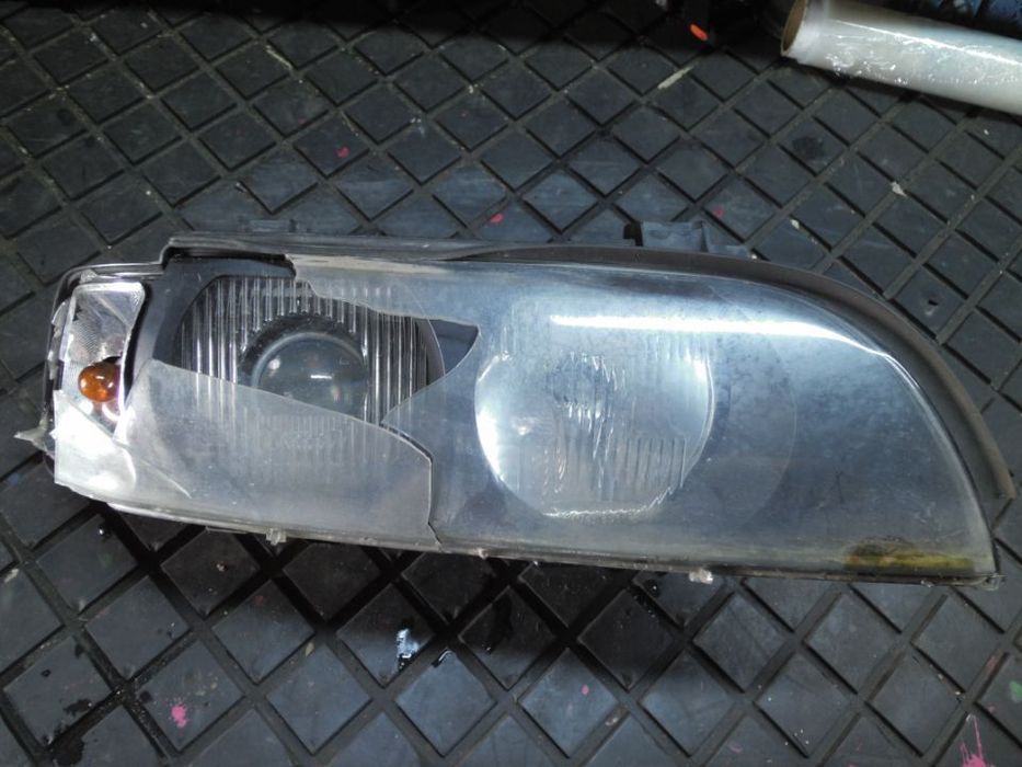 LAMPA XENON PRAWY PRZÓD EUROPA BMW E39 KOMPLETNA