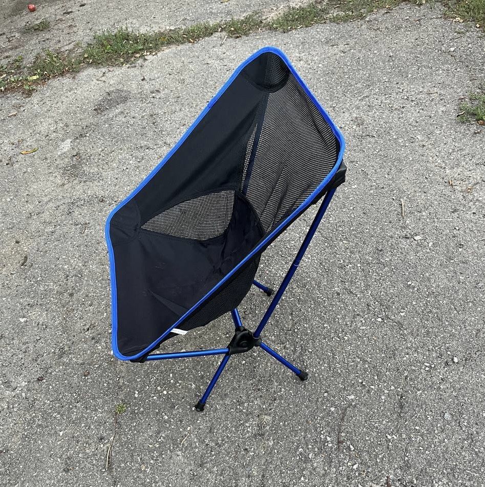 Продам розкладний кемпінговий стілець (вага 900 грам)