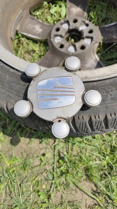 Koła aluminiowe z oponami zimowymi R17 Seat VAG 5x112