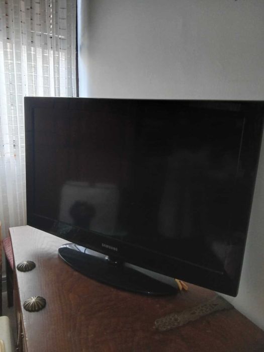 TV's e balança Becken avariadas para aproveitamento de peças