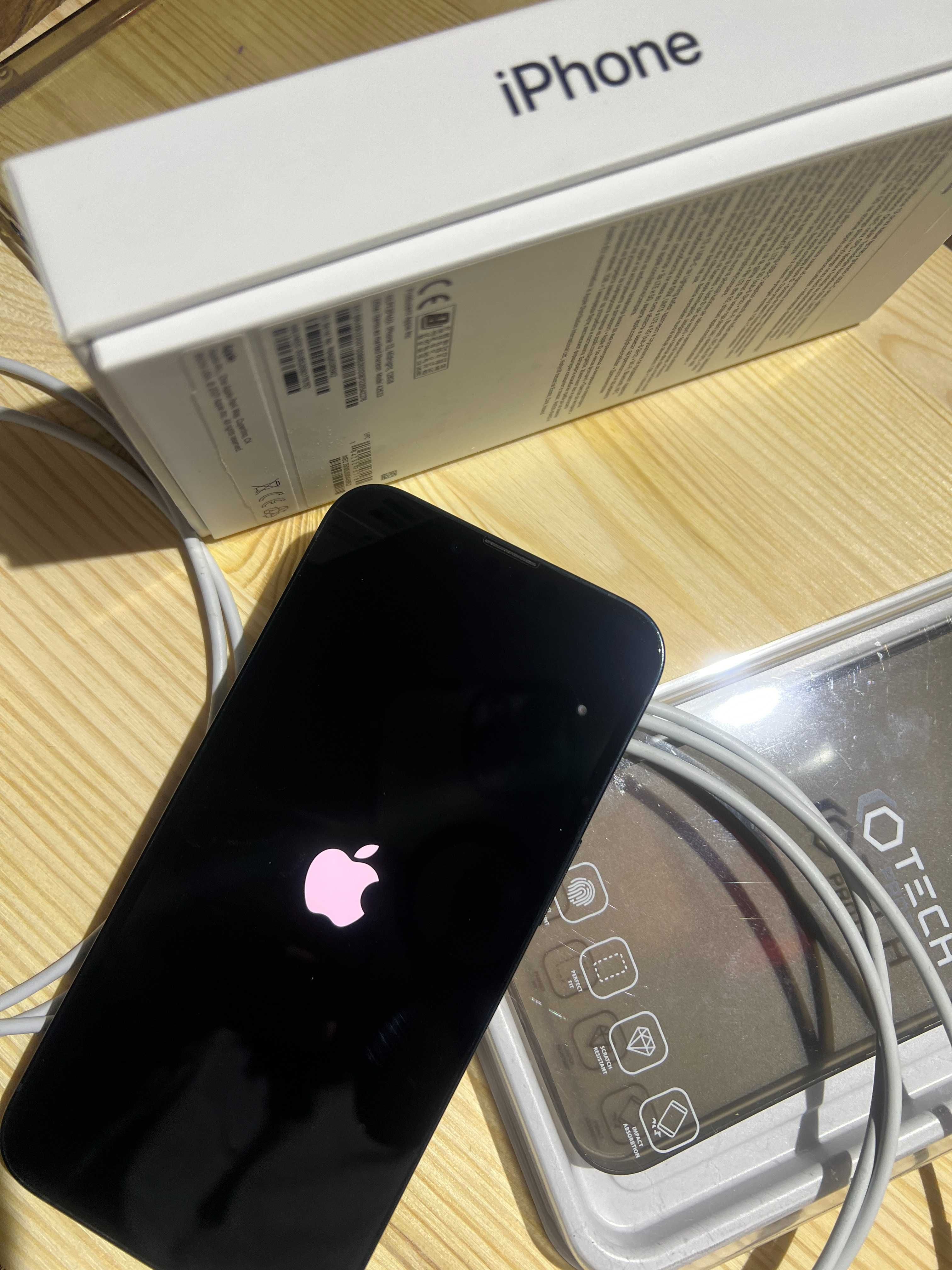 Apple iPhone 13 4 GB / 128 GB czarny