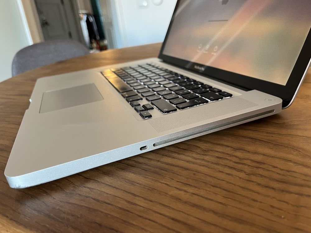 MacBook Pro 8,2 A1286 (15 polegadas, início de 2011)