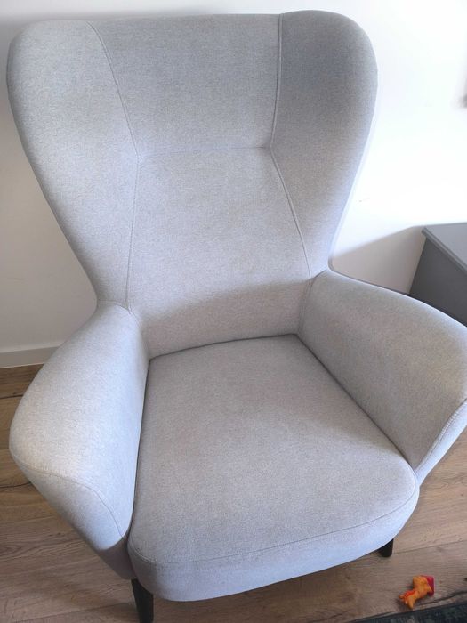 Fotel uszak z podnóżkiem
