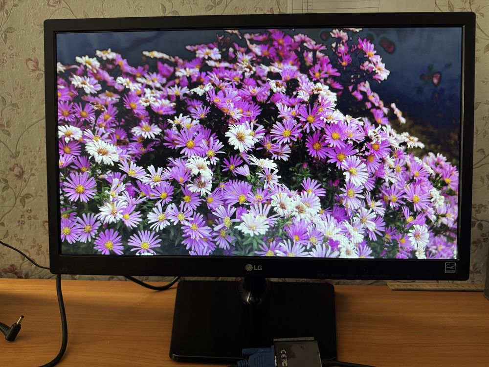 Монітор LG 22m37a