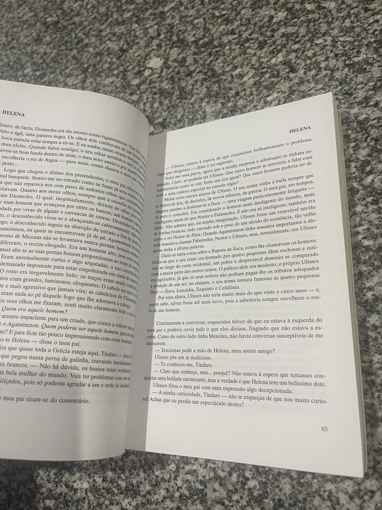 Livro Canção de Tróia de Colleen
