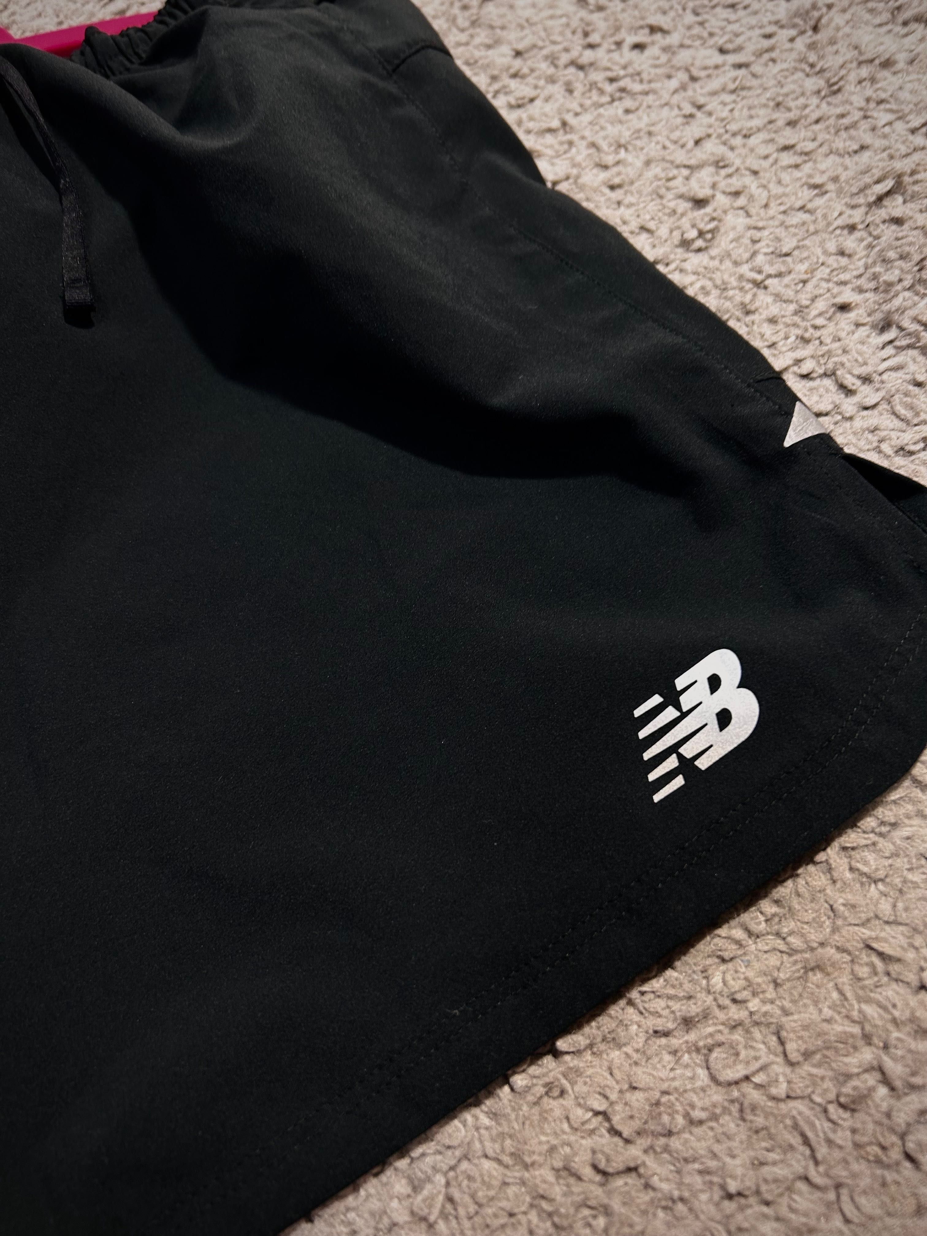 Оригінальні шорти жіночі New Balance