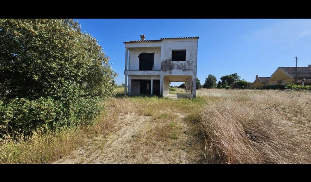 próximo a escola primaria dos foros de salvaterra na estrada nacional