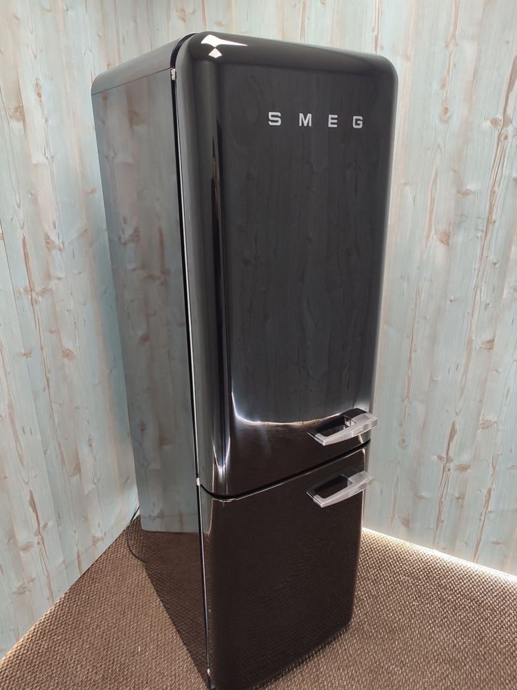 Чёрный Холодильник Smeg fab 32 Идеал Новая модель Пролный NoFrost