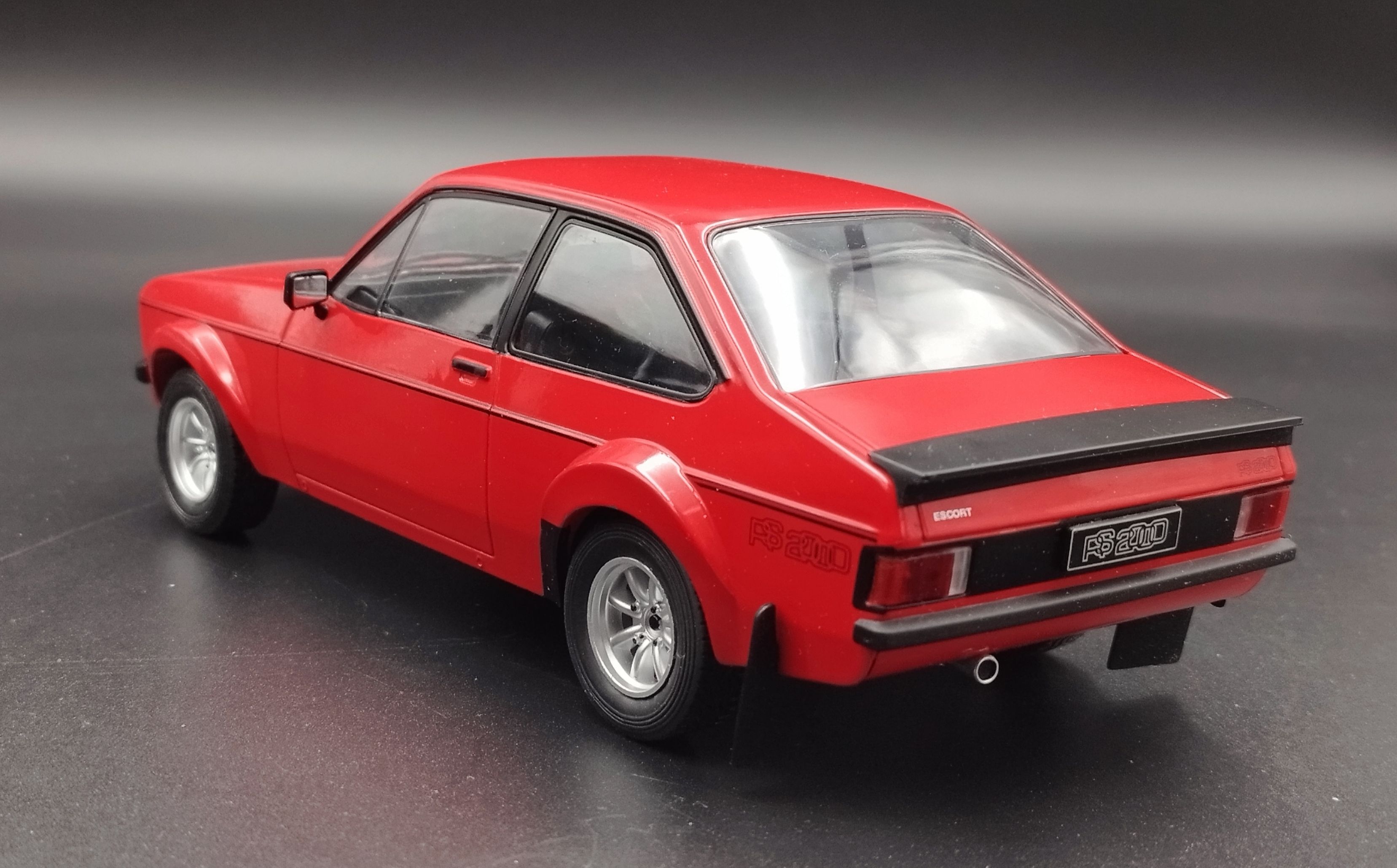 1:18 IXO 1977 Ford Escort MK2 RS 2000 model