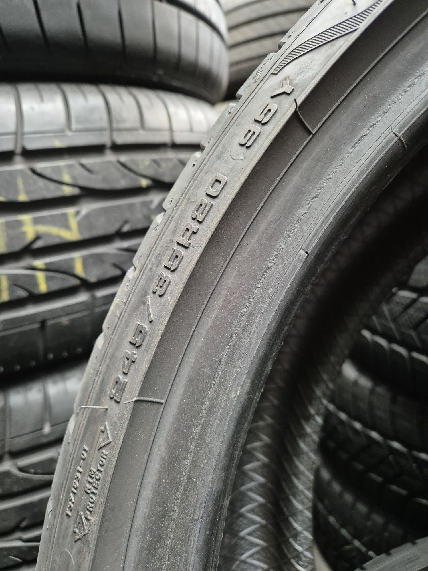 Kpl.opon letnich Goodyear 245 35r20 i 275 30r20 runflat r17